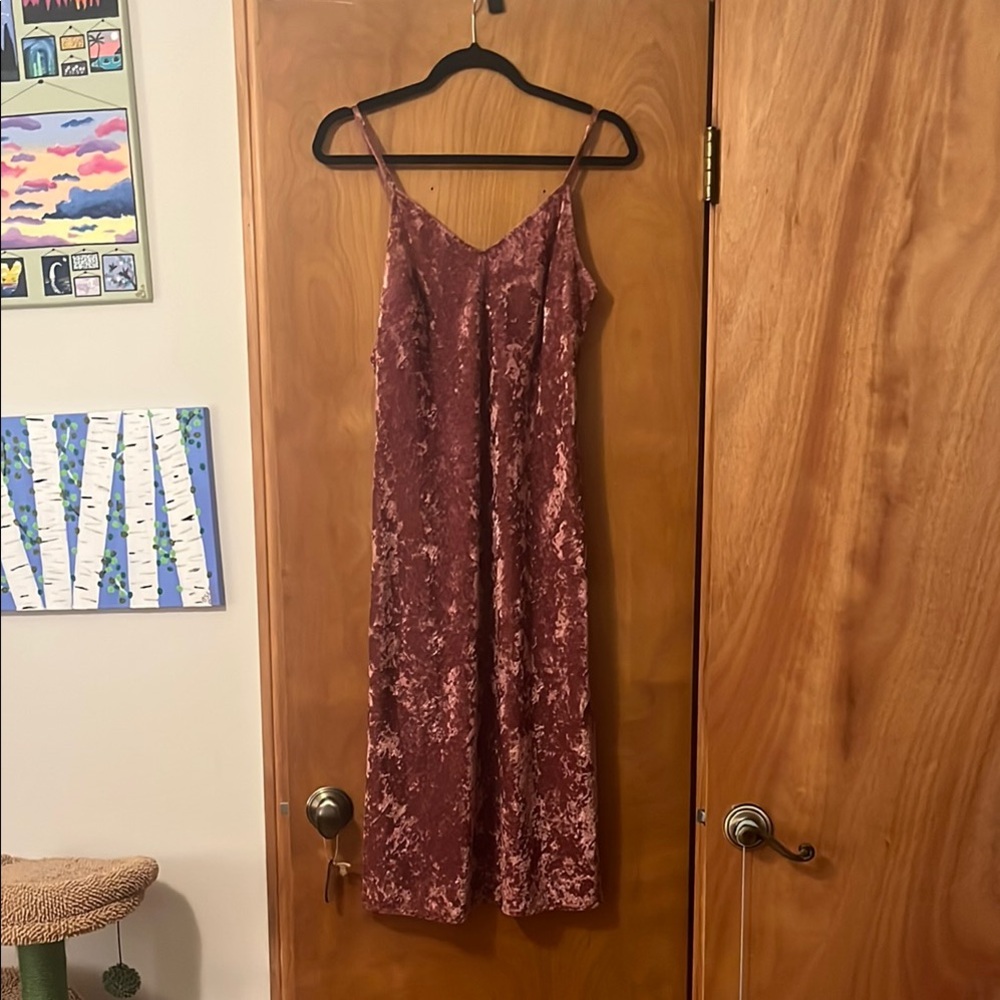 Lucky Brand women’s pink velvet midi dress with slits at the bottom. Size small